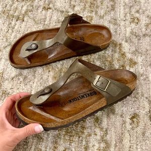 Like New ‘Gizeh’ Birkenstock Sandals 🌟
